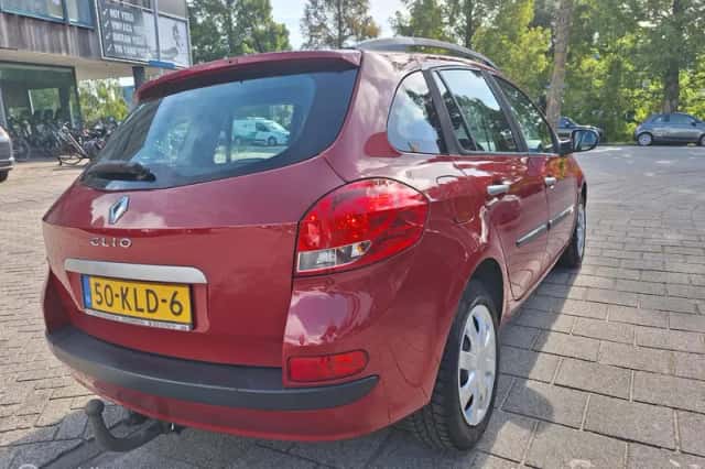 Renault Clio (2010) thumbnail 5