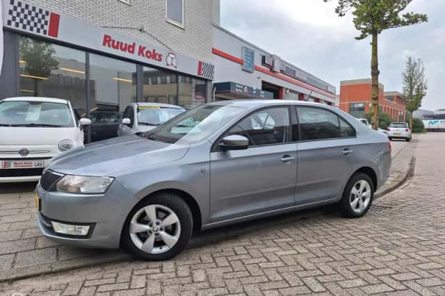 Škoda Rapid (2013) thumbnail 1