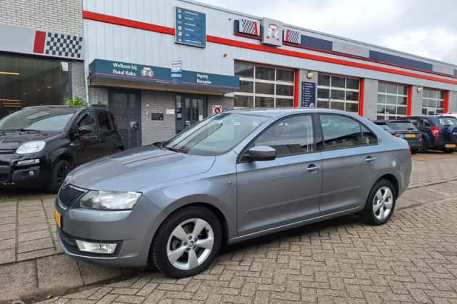 Škoda Rapid (2013) thumbnail 3