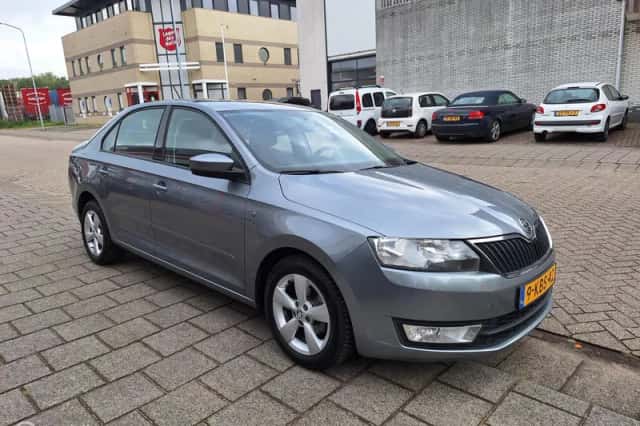 Škoda Rapid (2013) thumbnail 5
