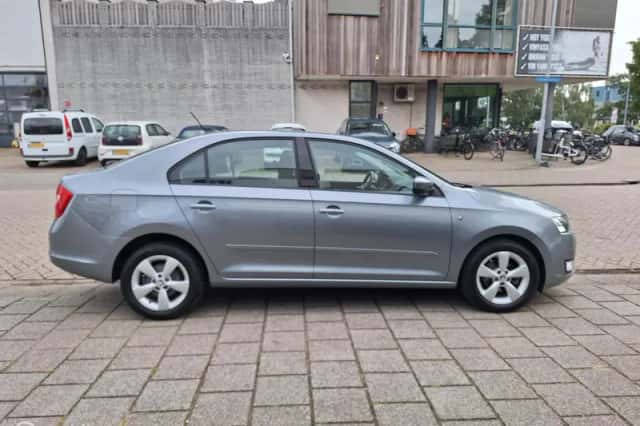 Škoda Rapid (2013) thumbnail 6