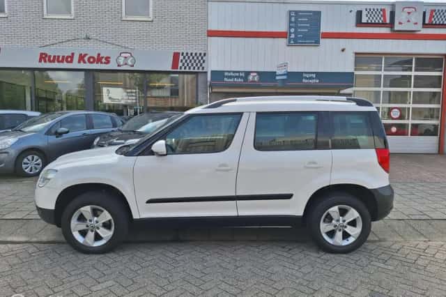 Škoda Yeti (2012) thumbnail 2
