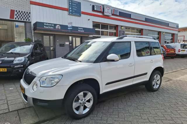 Škoda Yeti (2012) thumbnail 3