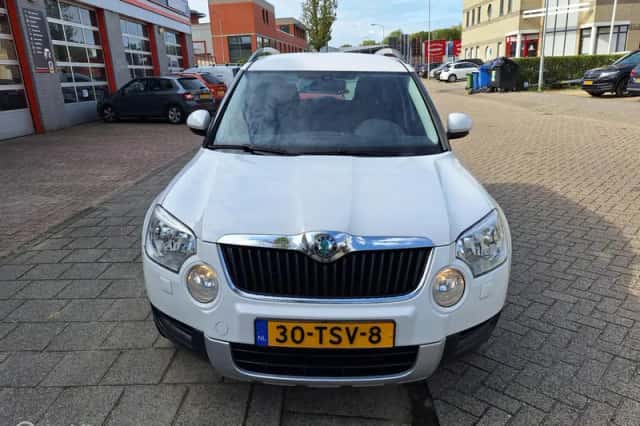 Škoda Yeti (2012) thumbnail 4