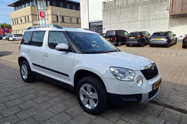 Škoda Yeti (2012) thumbnail 5