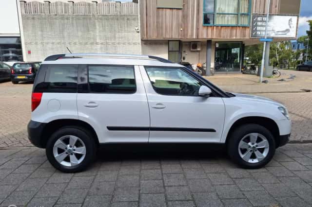 Škoda Yeti (2012) thumbnail 6