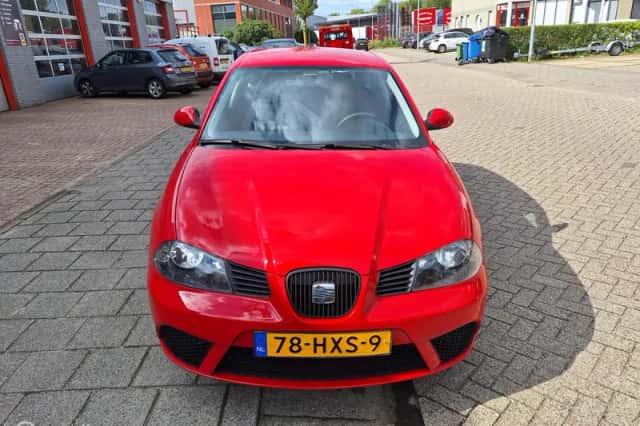 SEAT Ibiza (2009) thumbnail 4