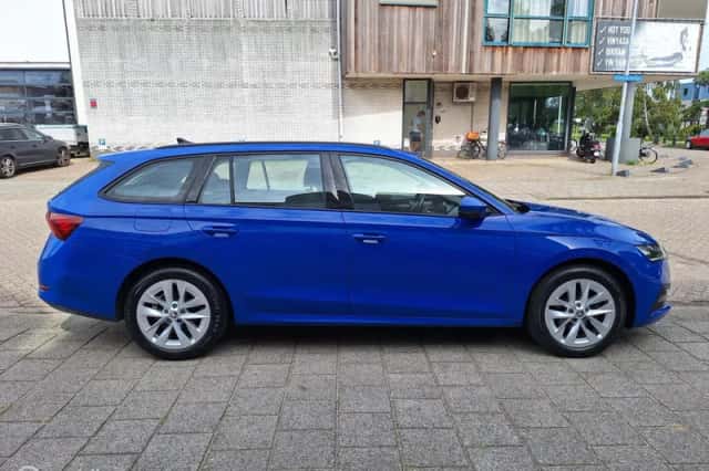 Škoda Octavia (2023) thumbnail 6