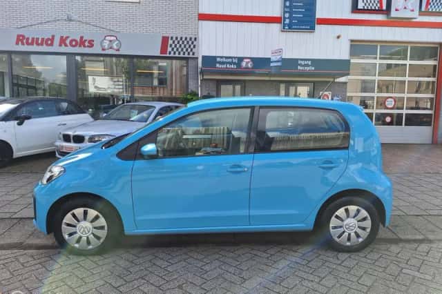 Volkswagen Up! (2017) thumbnail 2
