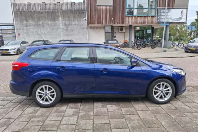 Ford Focus (2015) thumbnail 5