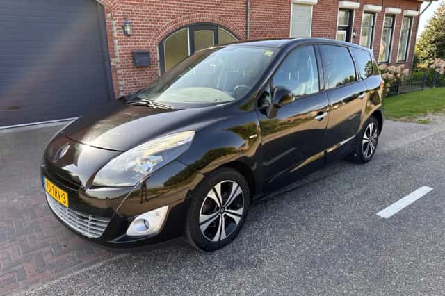 Renault Grand Scénic (2012) thumbnail 1