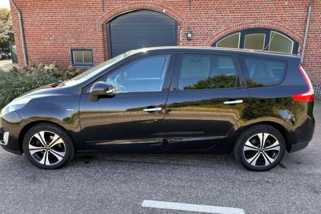 Renault Grand Scénic (2012) thumbnail 2