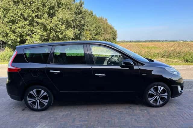 Renault Grand Scénic (2012) thumbnail 6