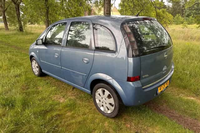 Opel Meriva (2008) thumbnail 3