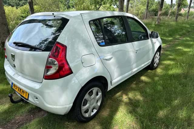 Dacia Sandero (2012) thumbnail 5