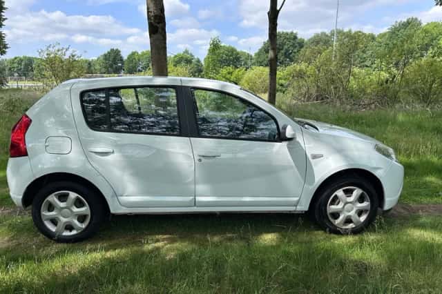 Dacia Sandero (2012) thumbnail 6