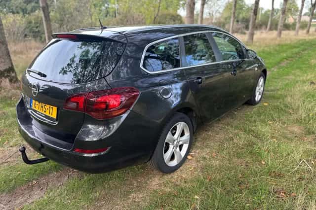 Opel Astra (2012) thumbnail 5