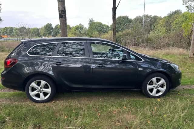 Opel Astra (2012) thumbnail 6