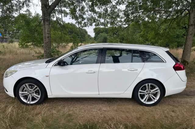 Opel Insignia (2009) thumbnail 3