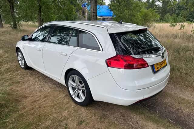 Opel Insignia (2009) thumbnail 4