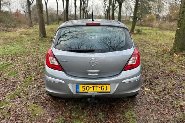 Opel Corsa (2007) thumbnail 4