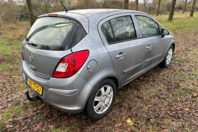 Opel Corsa (2007) thumbnail 5