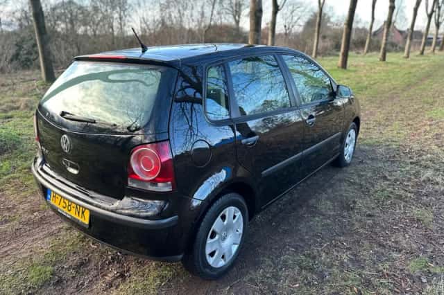 Volkswagen Polo (2005) thumbnail 5