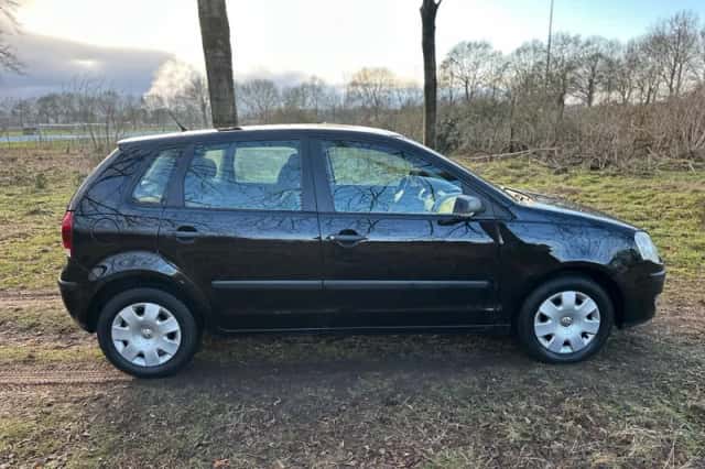 Volkswagen Polo (2005) thumbnail 6