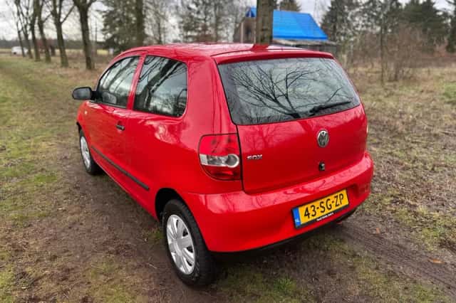 Volkswagen Fox (2006) thumbnail 3