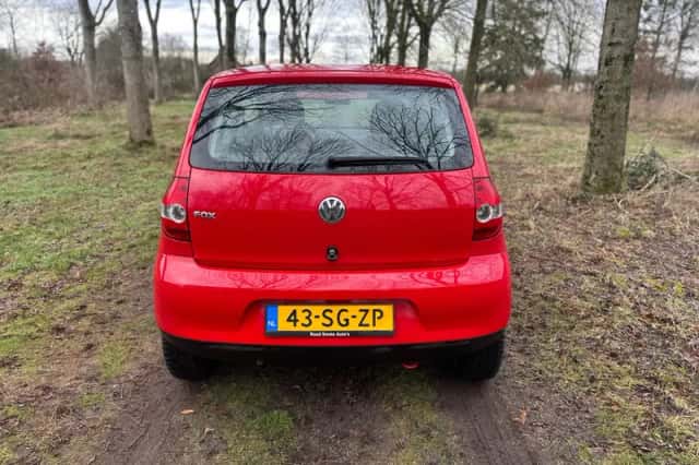 Volkswagen Fox (2006) thumbnail 4