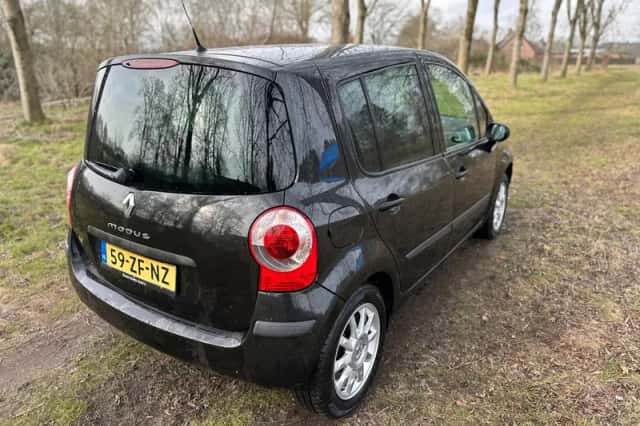 Renault Modus (2008) thumbnail 5