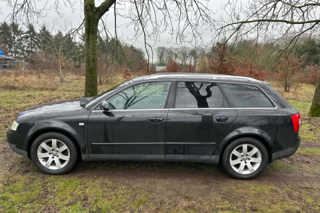 Audi A4 (2004) thumbnail 2