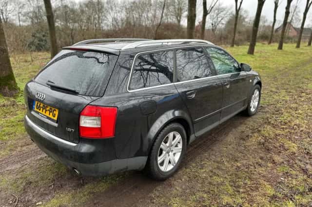 Audi A4 (2004) thumbnail 5