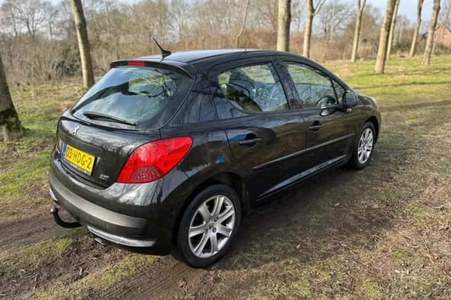 Peugeot 207 (2008) thumbnail 5