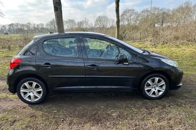 Peugeot 207 (2008) thumbnail 6