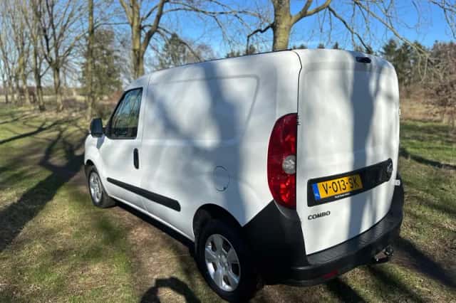 Opel Combo (2018) thumbnail 3