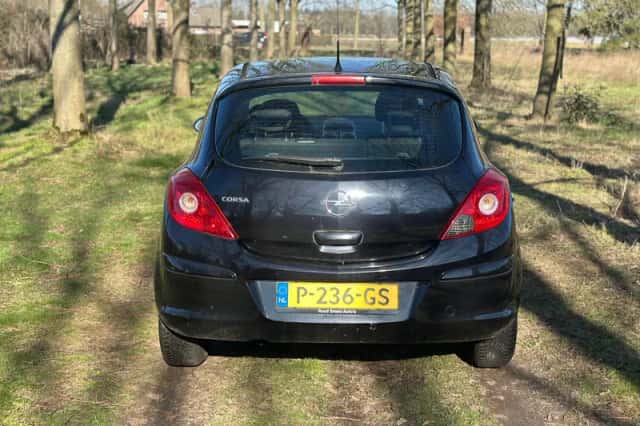 Opel Corsa (2007) thumbnail 4