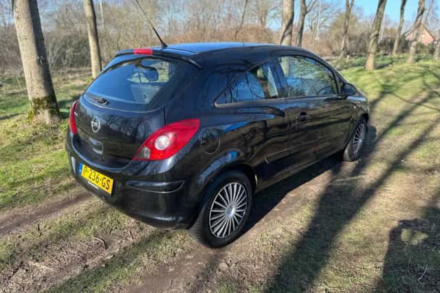Opel Corsa (2007) thumbnail 5