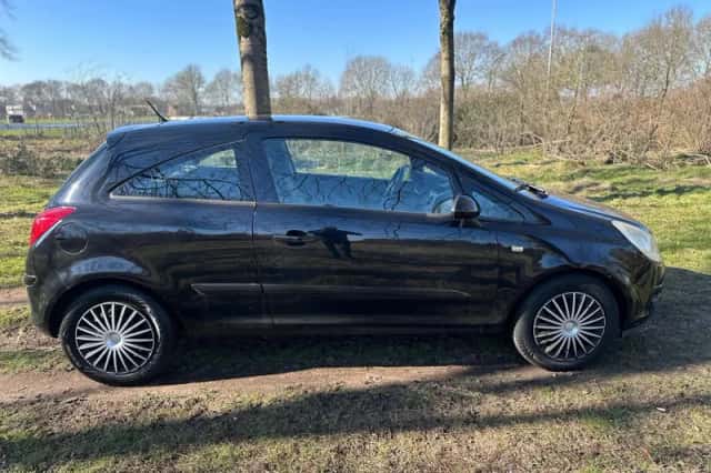 Opel Corsa (2007) thumbnail 6
