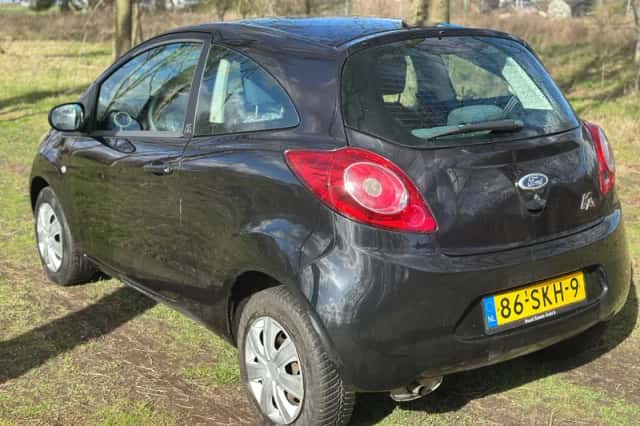 Ford Ka (2011) thumbnail 3