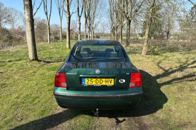 Volkswagen Passat (1999) thumbnail 4