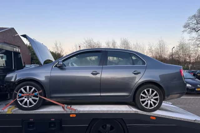 Volkswagen Jetta (2010) thumbnail 2