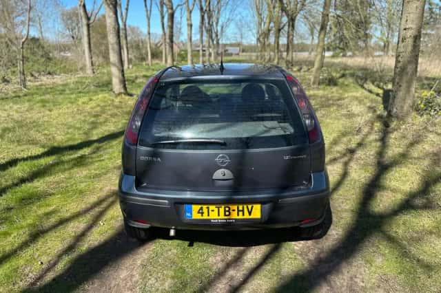 Opel Corsa (2006) thumbnail 4