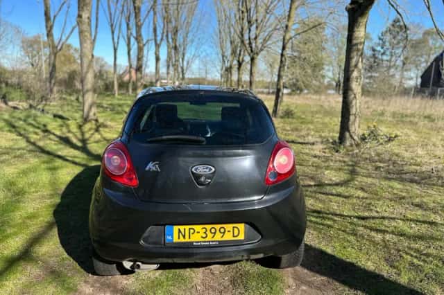 Ford Ka (2010) thumbnail 4