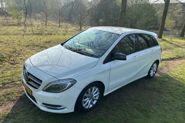 Mercedes-Benz B-Klasse (2013) thumbnail 1
