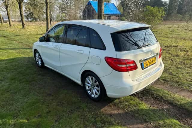 Mercedes-Benz B-Klasse (2013) thumbnail 3