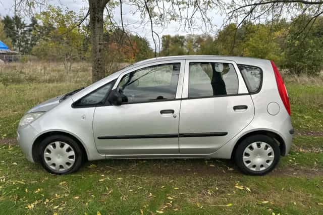 Mitsubishi Colt (2007) thumbnail 3