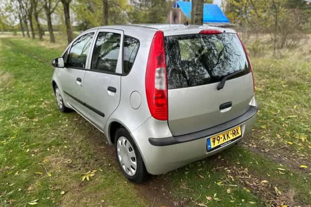 Mitsubishi Colt (2007) thumbnail 4