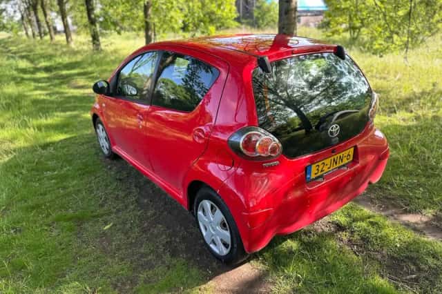 Toyota Aygo (2009) thumbnail 3