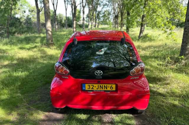 Toyota Aygo (2009) thumbnail 4